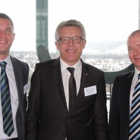 de g. Andreas et Peter Baschnagel (Baschnagel AG) et Manfred Wellauer (Vice-président UPSA)